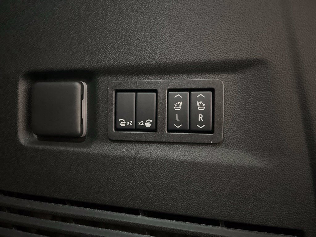 2027 GMC Yukon XL AT4