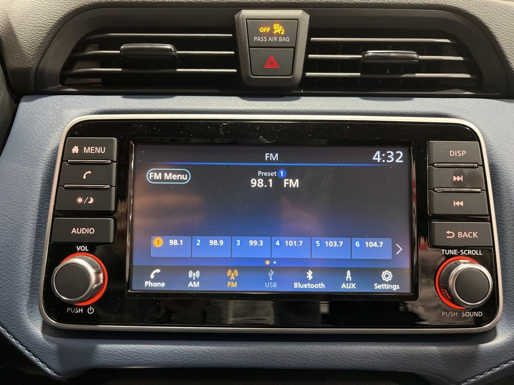 2025 Nissan Versa 1.6 SV