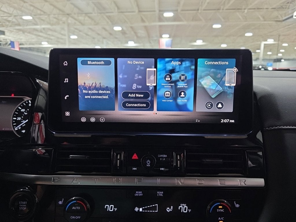 2026 Nissan Pathfinder SV