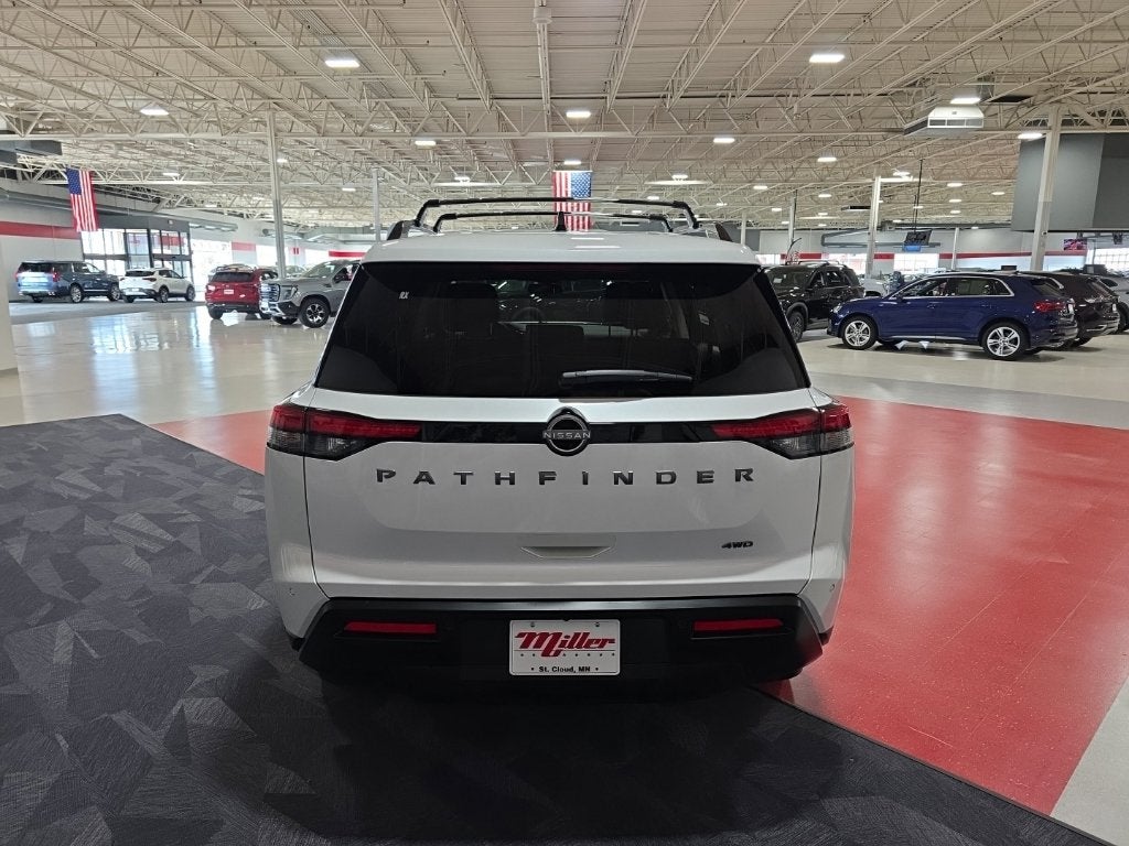 2026 Nissan Pathfinder SV