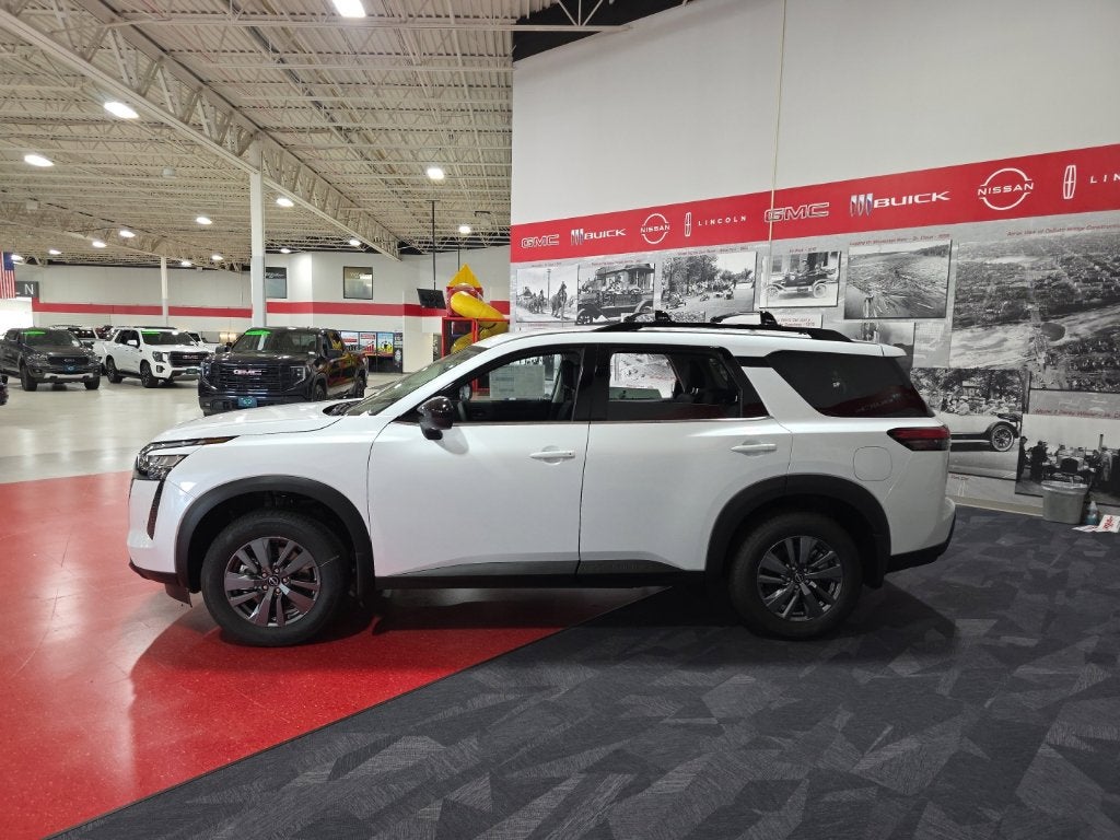 2026 Nissan Pathfinder SV