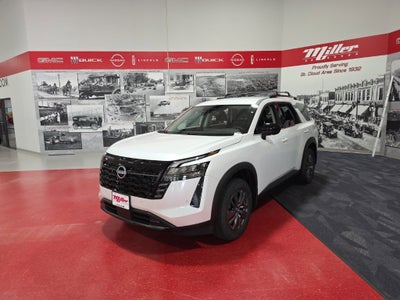 2026 Nissan Pathfinder SV