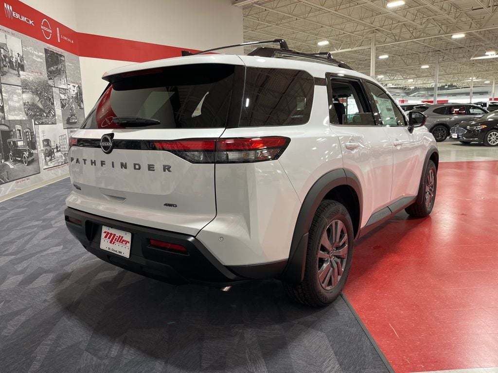 2026 Nissan Pathfinder SV