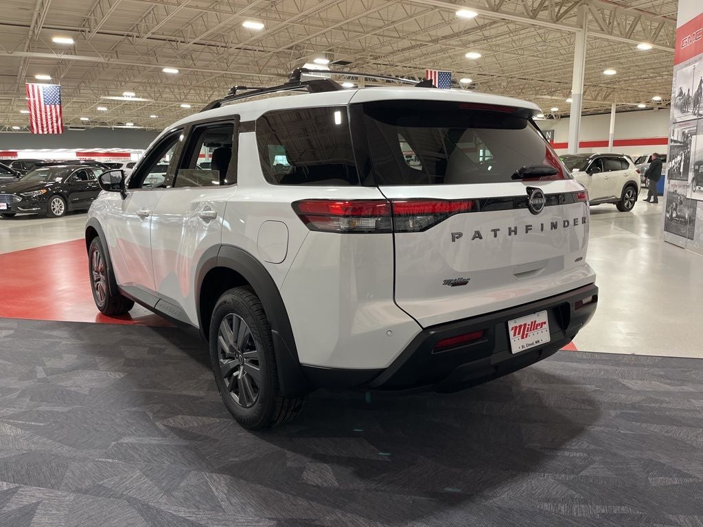 2026 Nissan Pathfinder SV
