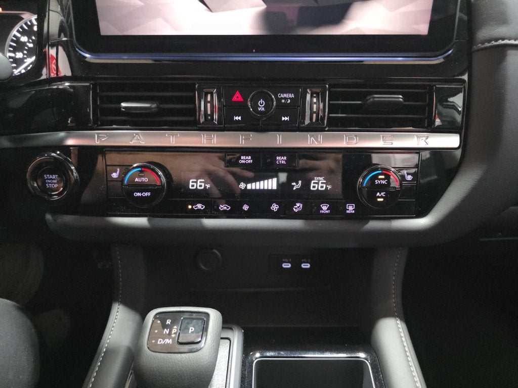 2026 Nissan Pathfinder SV