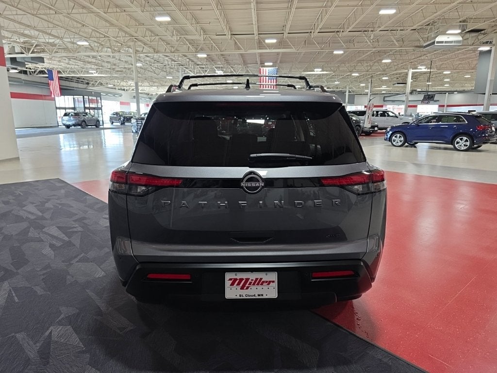 2026 Nissan Pathfinder SV