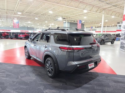 2026 Nissan Pathfinder SV