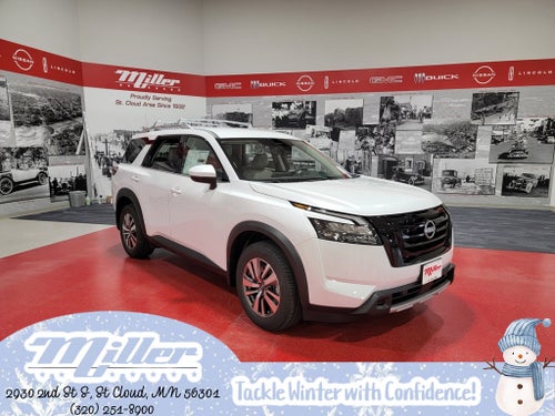 2025 Nissan Pathfinder SL