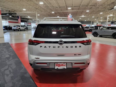 2025 Nissan Pathfinder SL