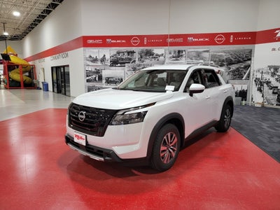 2025 Nissan Pathfinder SL
