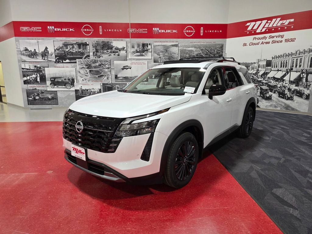 2026 Nissan Pathfinder SL