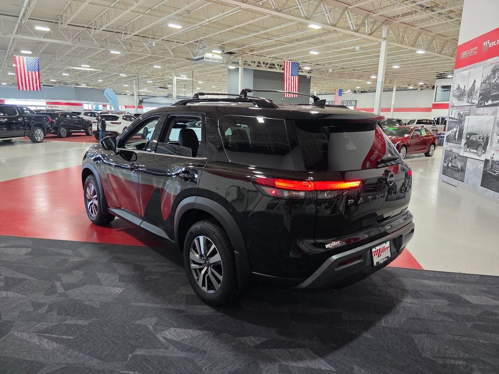 2026 Nissan Pathfinder SL