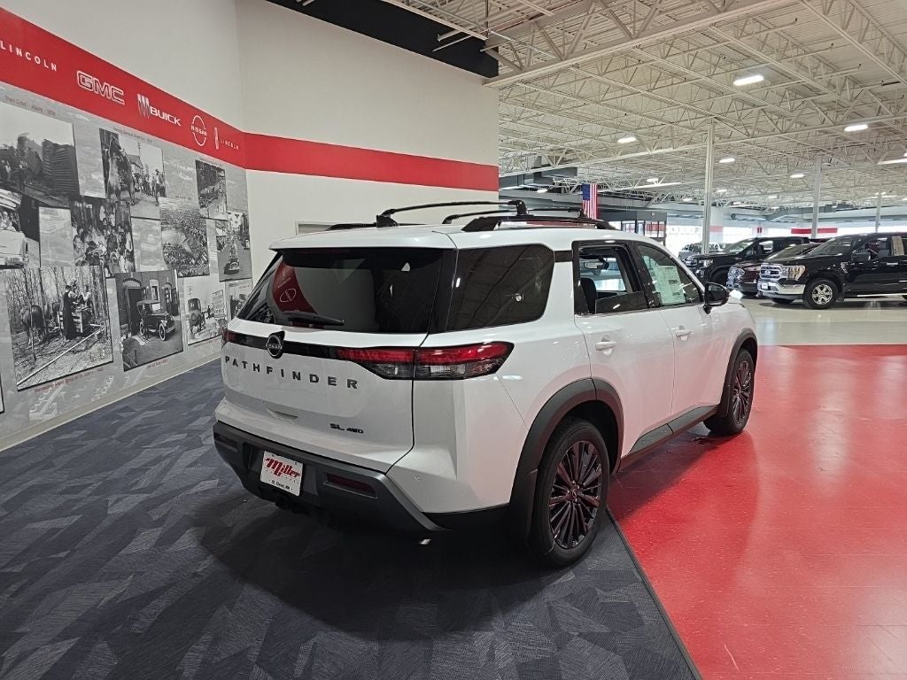 2026 Nissan Pathfinder SL