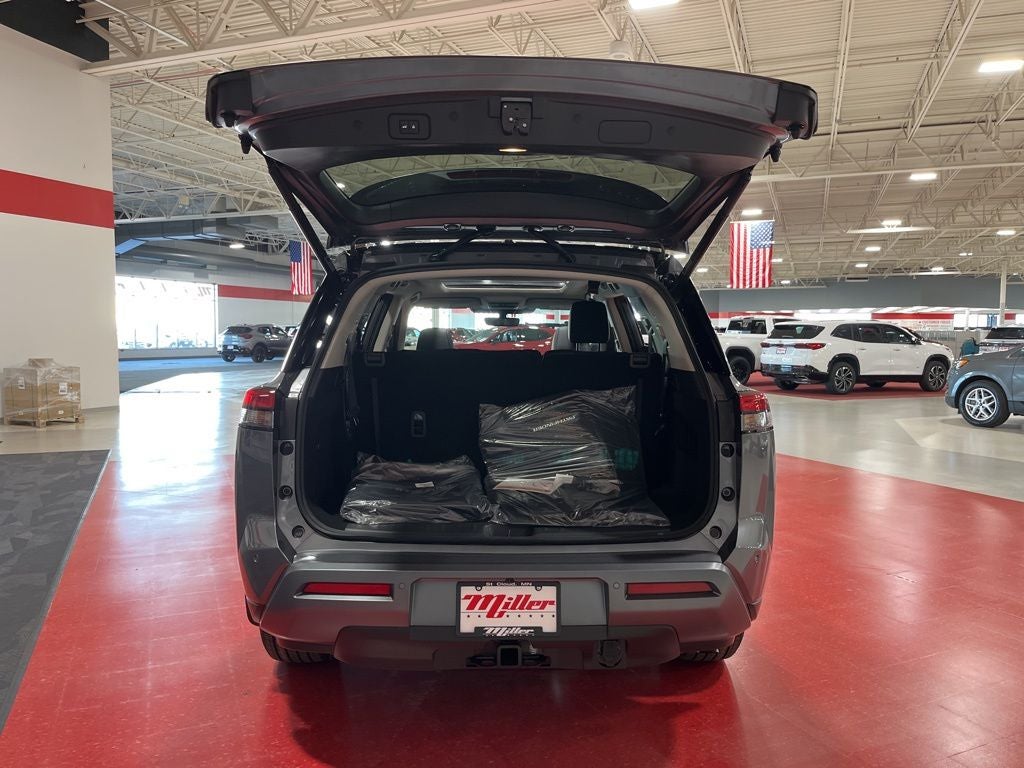 2026 Nissan Pathfinder SL