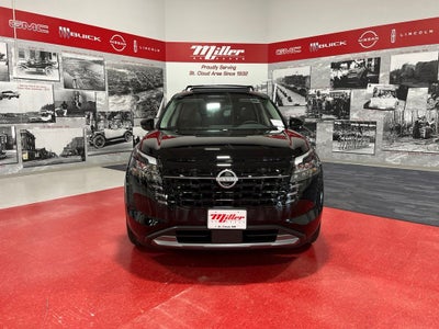 2026 Nissan Pathfinder SL
