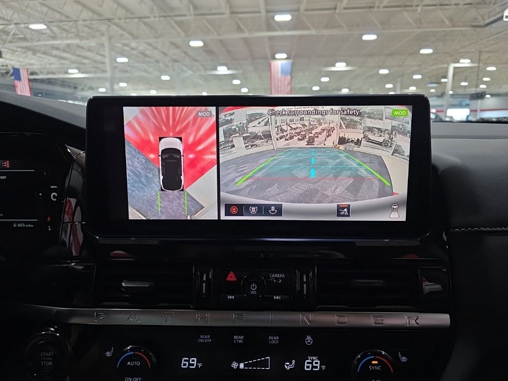 2026 Nissan Pathfinder SL