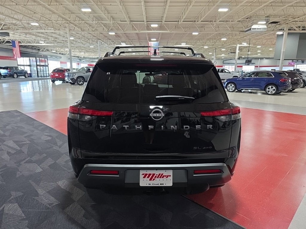 2026 Nissan Pathfinder SL