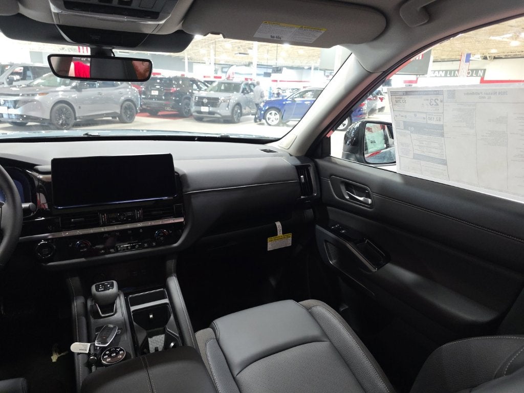 2026 Nissan Pathfinder SL