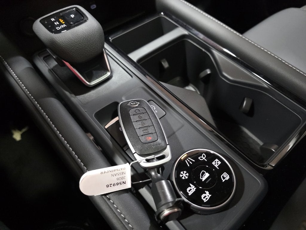 2026 Nissan Pathfinder SL