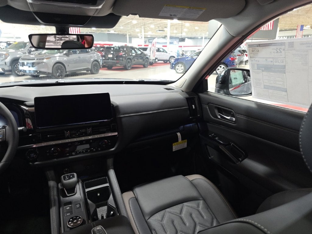 2026 Nissan Pathfinder Platinum