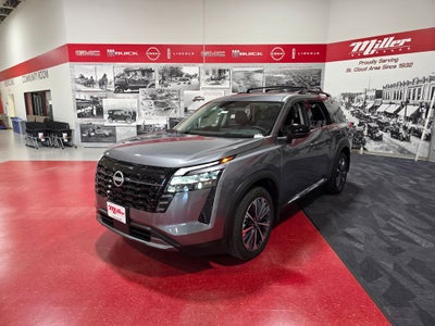 2026 Nissan Pathfinder Platinum