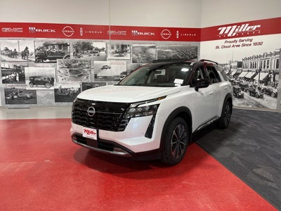 2026 Nissan Pathfinder Platinum