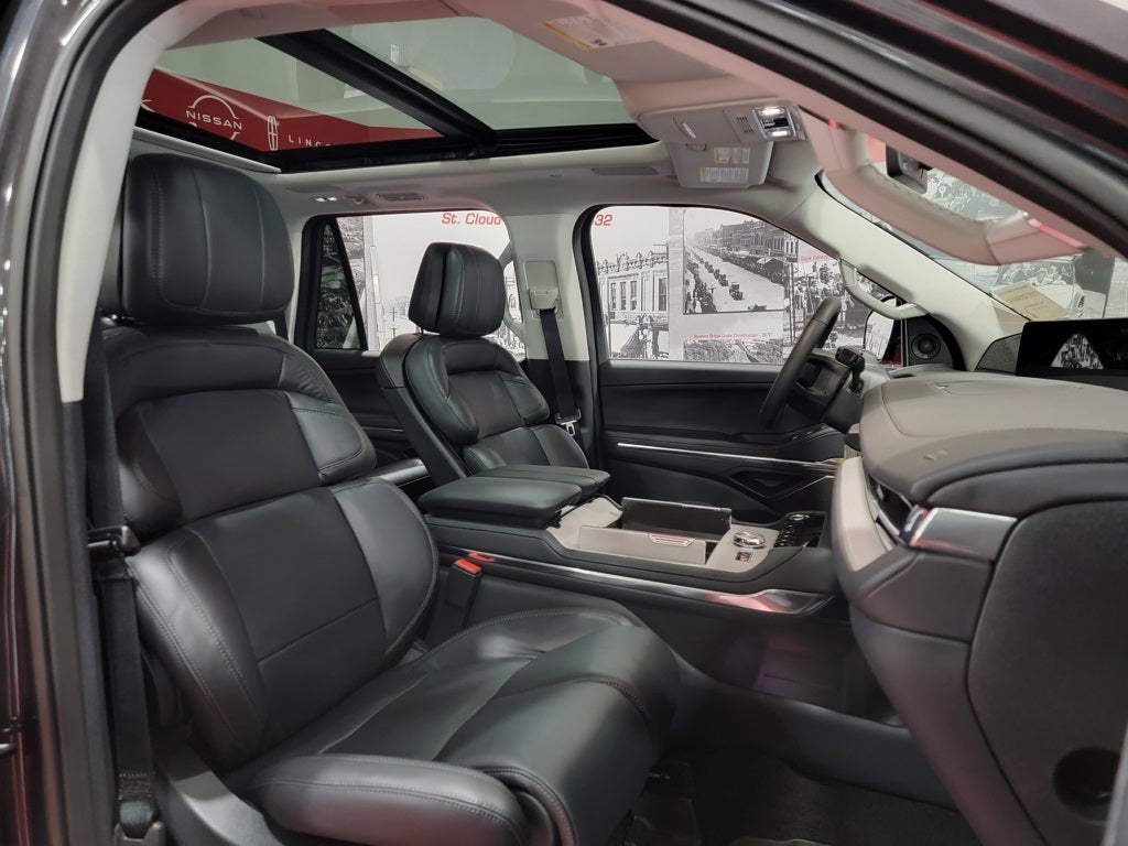 2025 Lincoln Navigator L Reserve