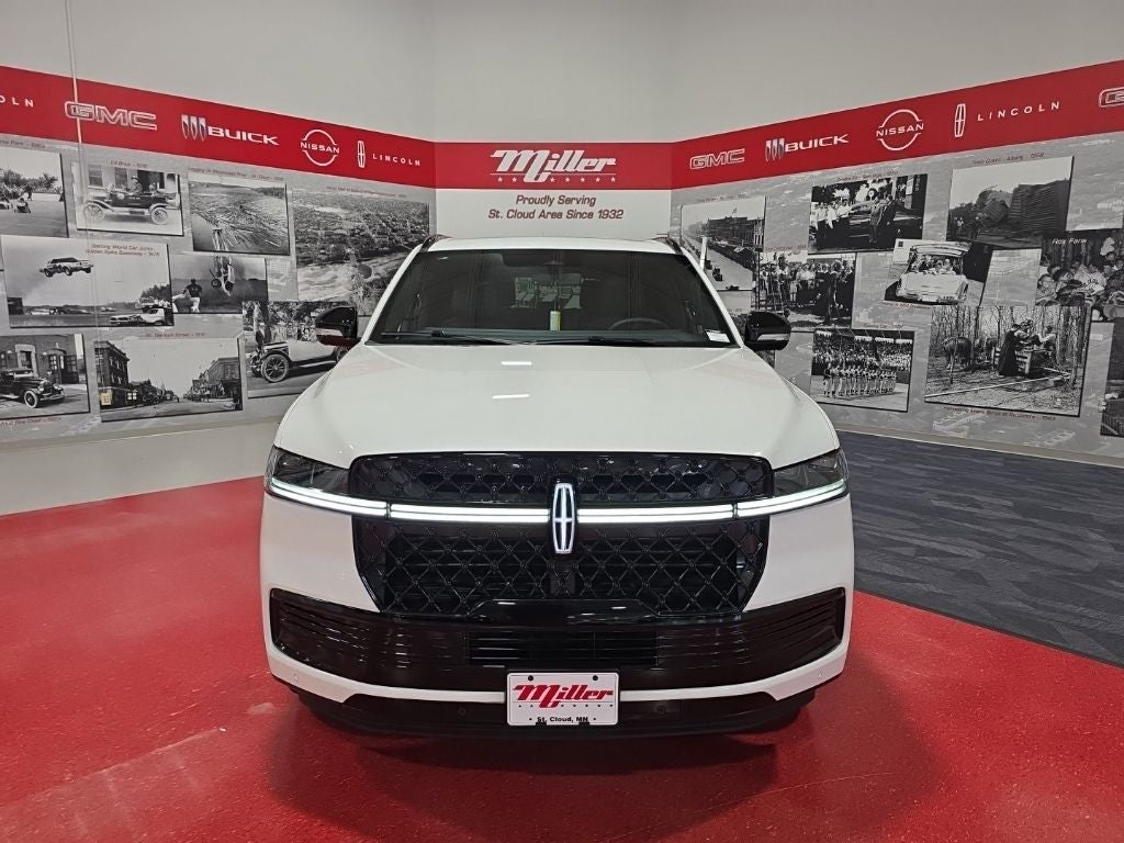 2027 Lincoln Navigator L Reserve