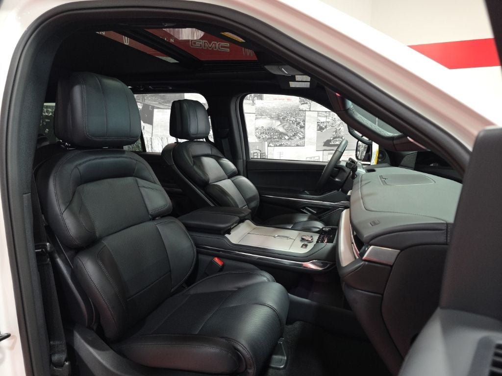 2027 Lincoln Navigator L Reserve