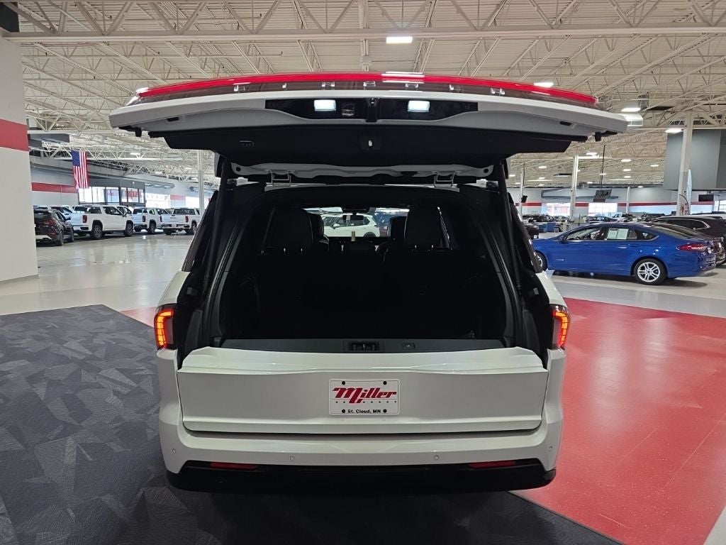 2027 Lincoln Navigator L Reserve