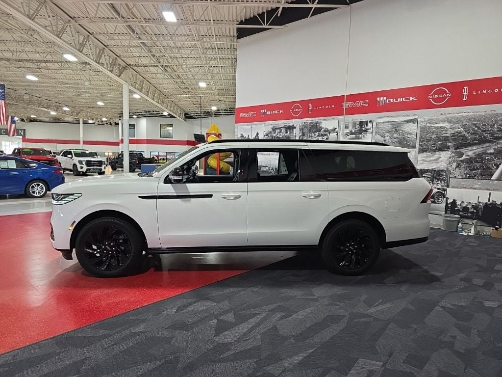 2027 Lincoln Navigator L Reserve