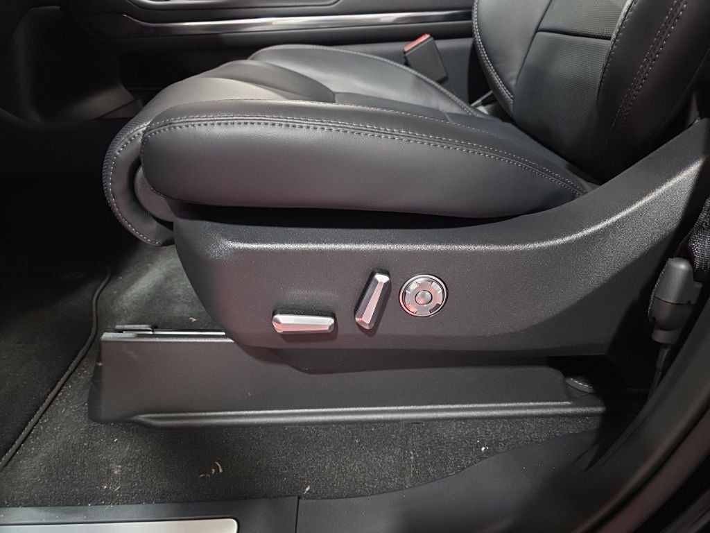 2027 Lincoln Navigator L Reserve