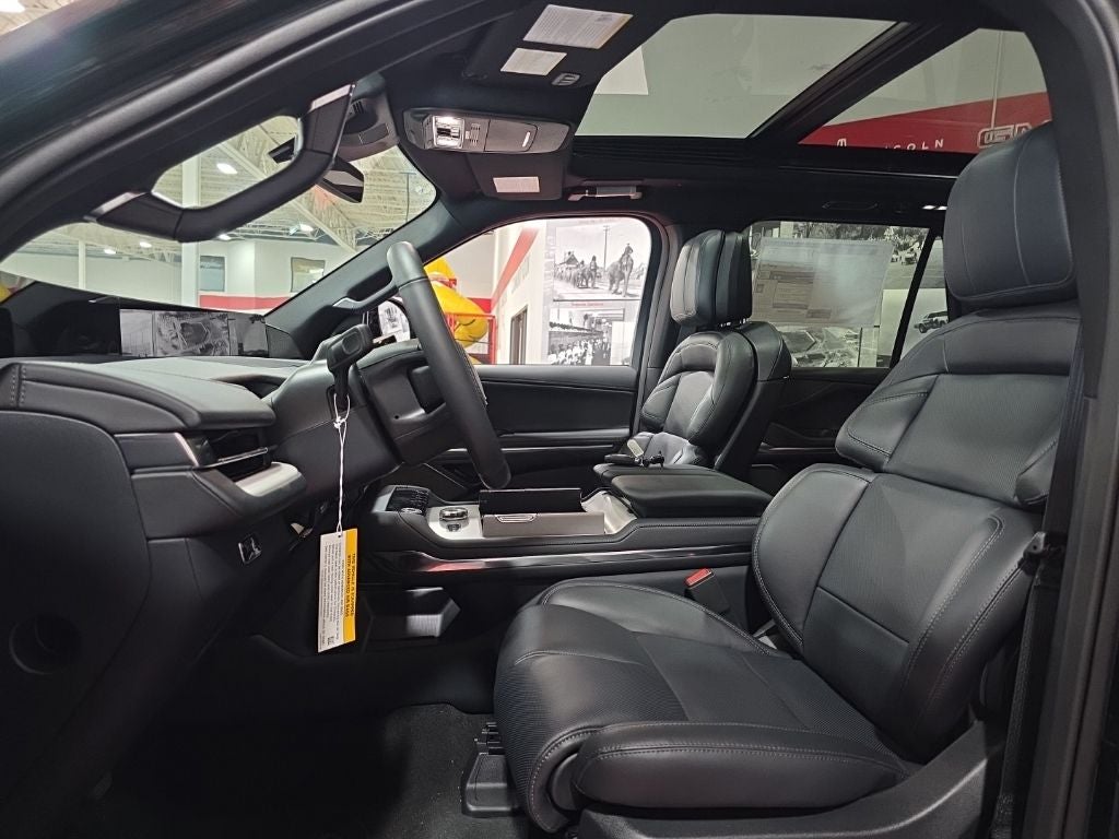 2027 Lincoln Navigator L Reserve