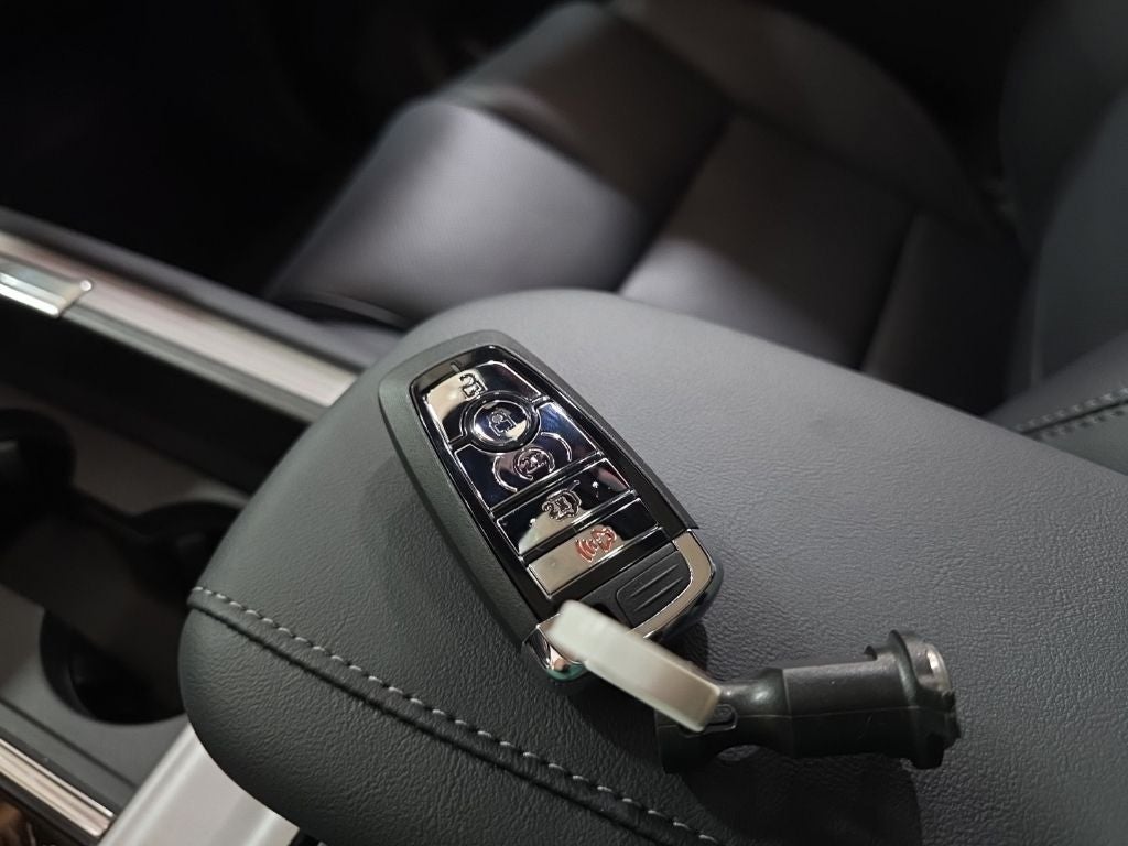 2027 Lincoln Navigator L Reserve