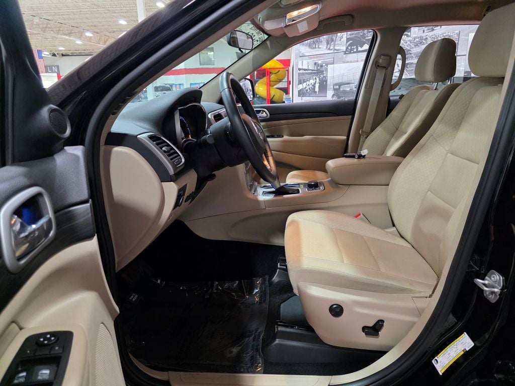 2019 Jeep Grand Cherokee Laredo E