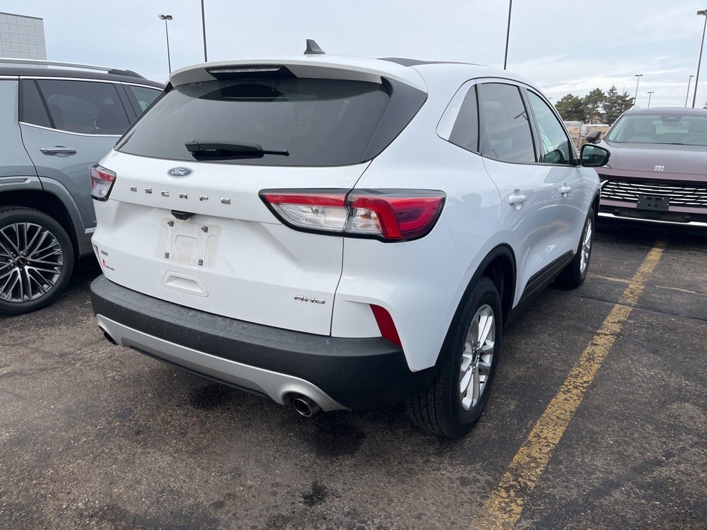 2020 Ford Escape SE