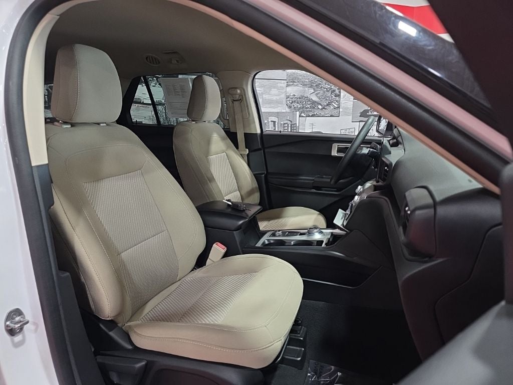 2021 Ford Explorer Base