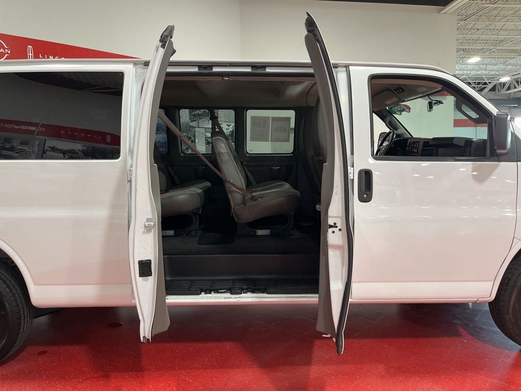 2020 Chevrolet Express 3500 LS Passenger