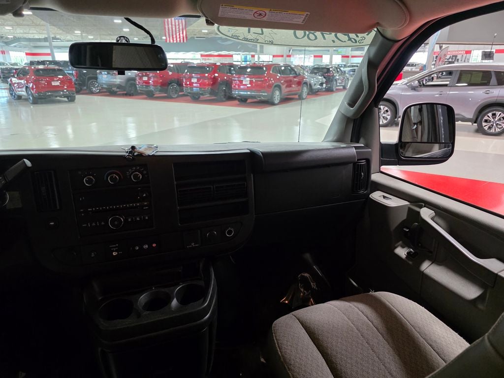 2017 Chevrolet Express 3500 LT Passenger