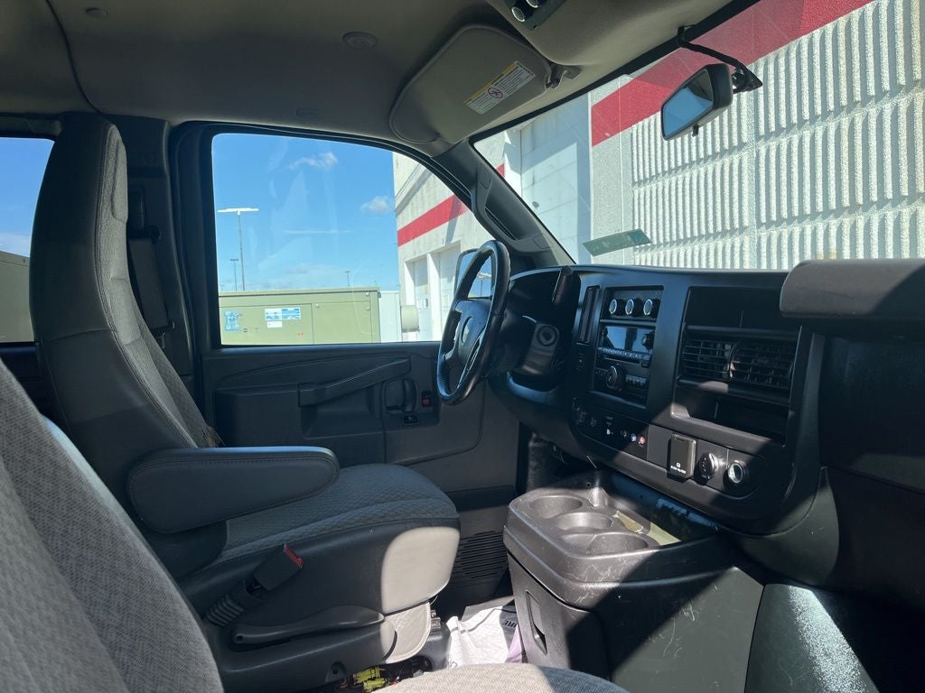 2017 Chevrolet Express 3500 LT Passenger
