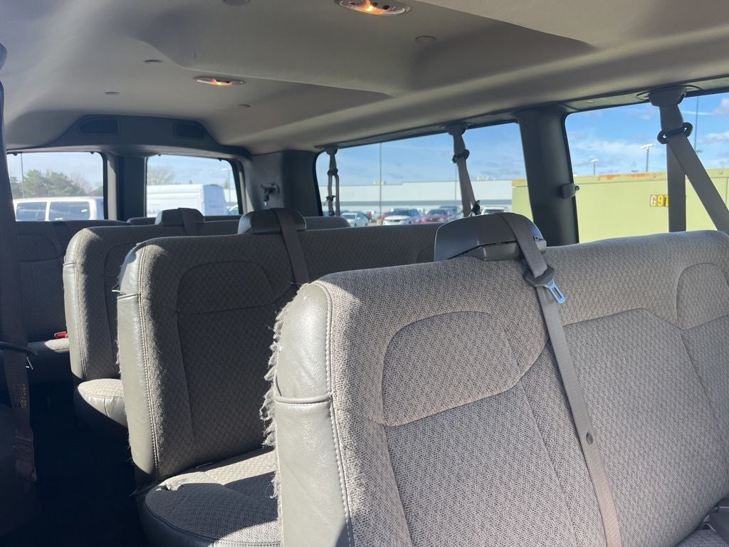 2017 Chevrolet Express 3500 LT Passenger