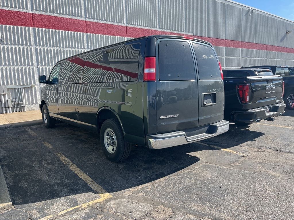 2017 Chevrolet Express 3500 LT Passenger