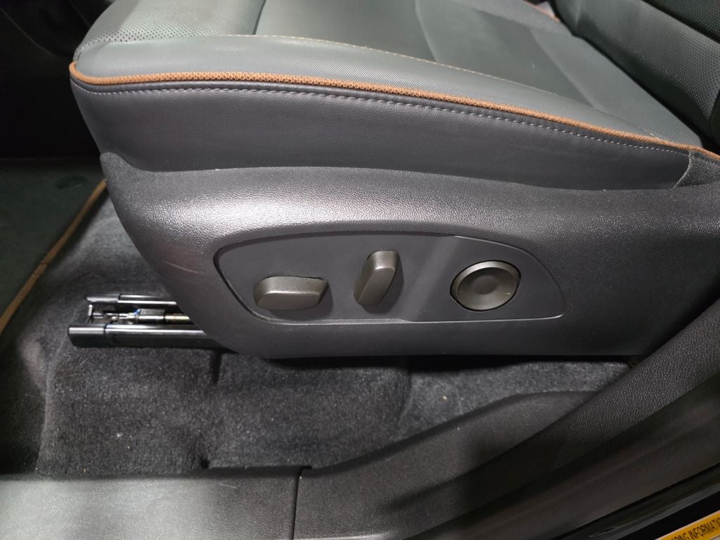 2025 GMC Acadia AT4
