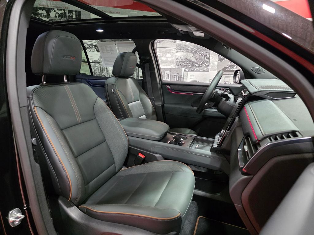 2025 GMC Acadia AT4
