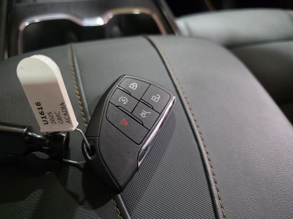 2025 GMC Acadia AT4