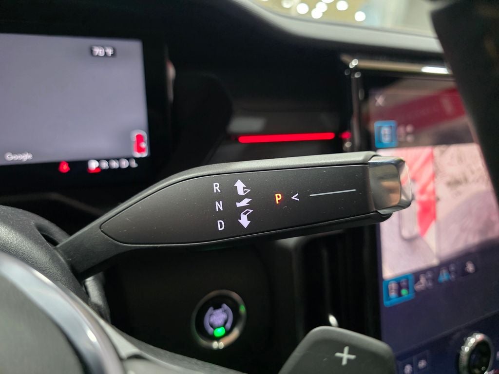 2025 GMC Acadia AT4
