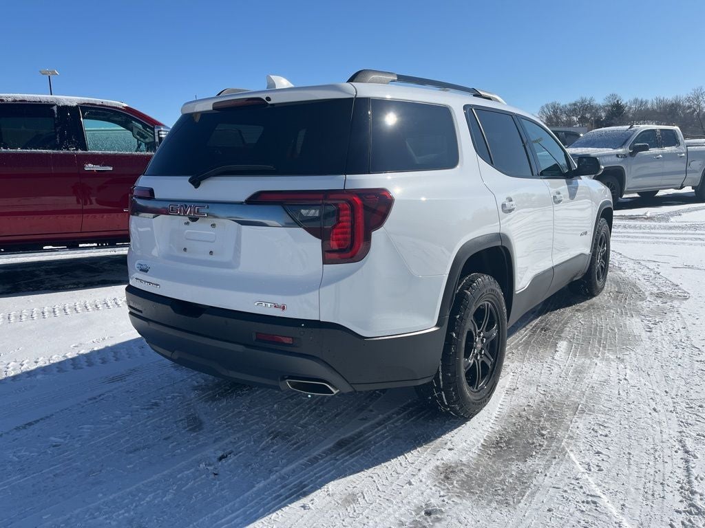 2023 GMC Acadia AT4
