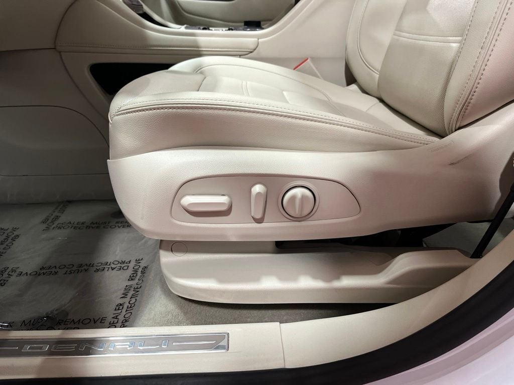 2023 GMC Acadia Denali CarBravo Certified