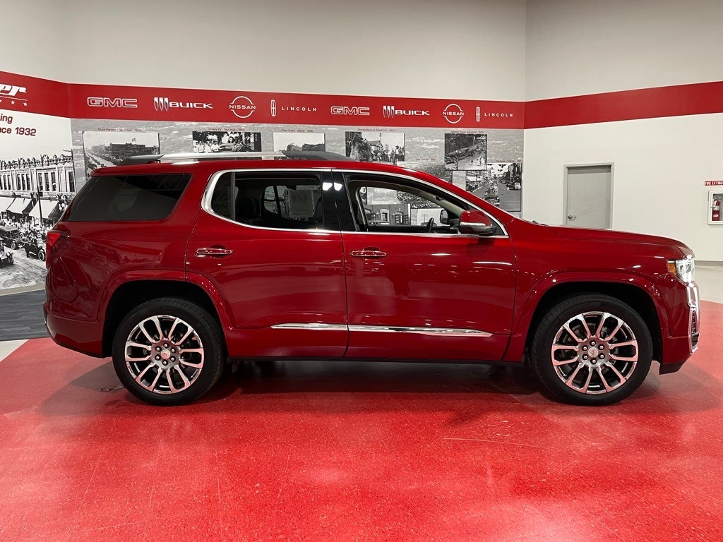2023 GMC Acadia Denali