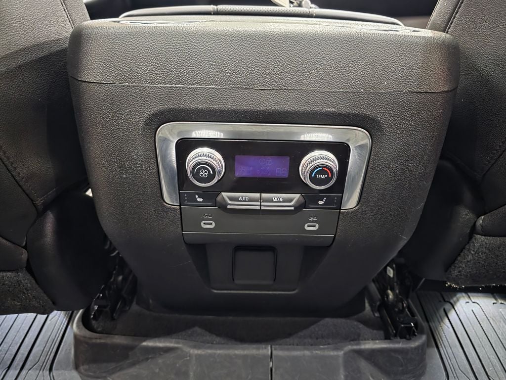 2023 GMC Yukon XL SLT Carbravo GM CPO